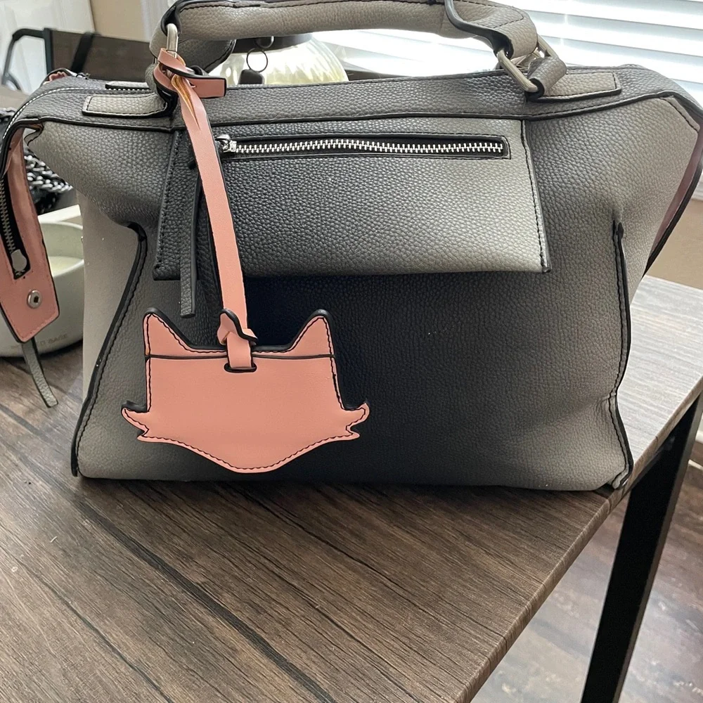 Handbag - Picture 2 of 6